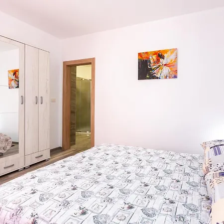 Irina - A4 First Floor - Mpolo *
