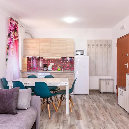 Irina - A4 First Floor - Mpolo Apartment *
